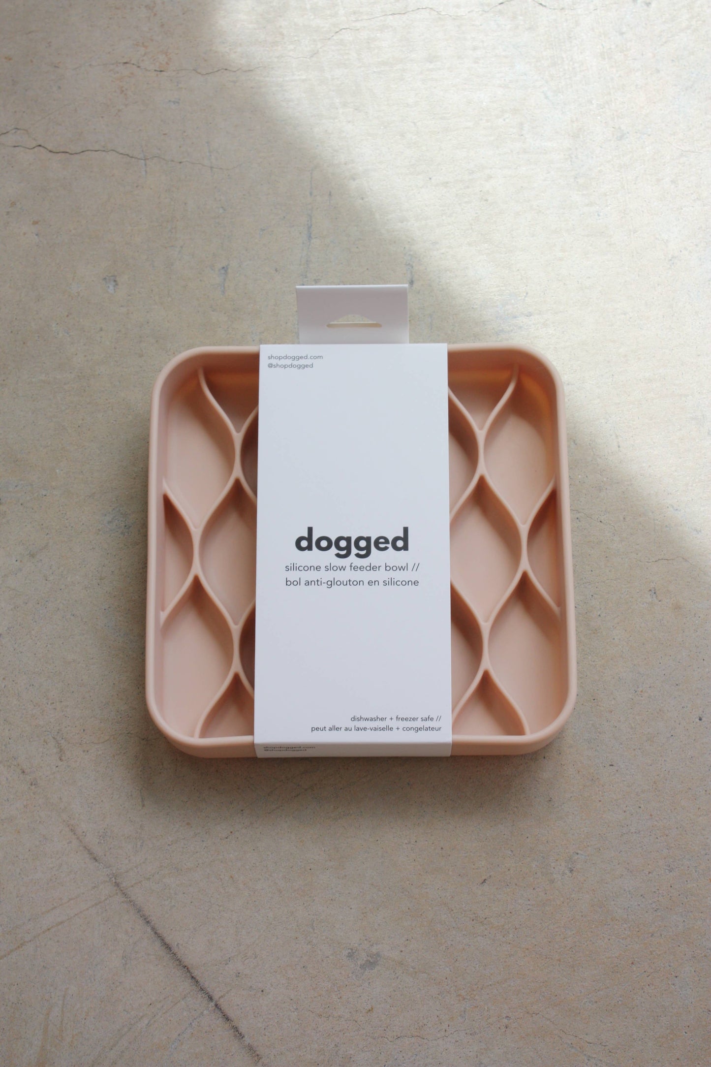 Argyle slow feeder bowl - rose water