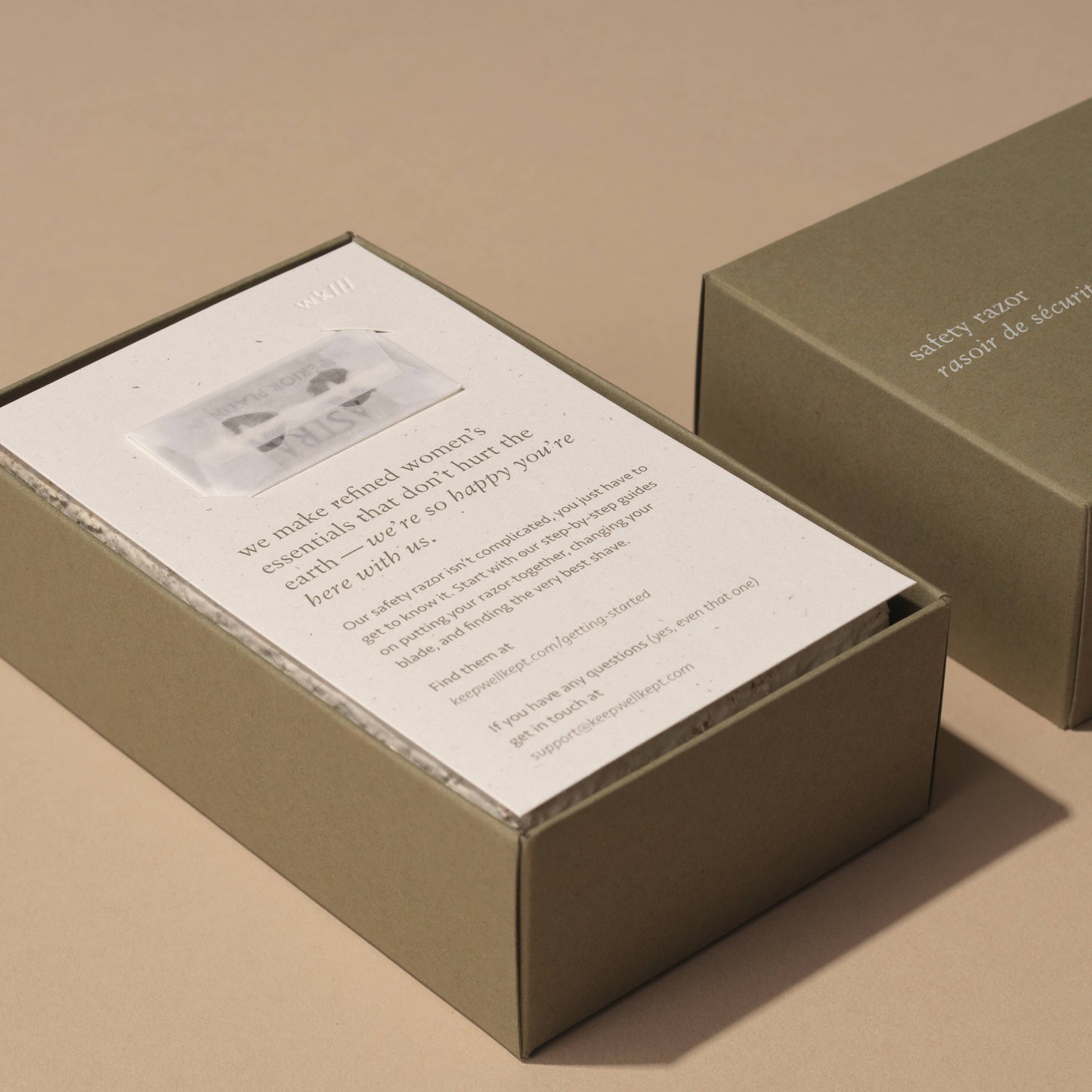 Sustainable Brass Safety Razor - Cream