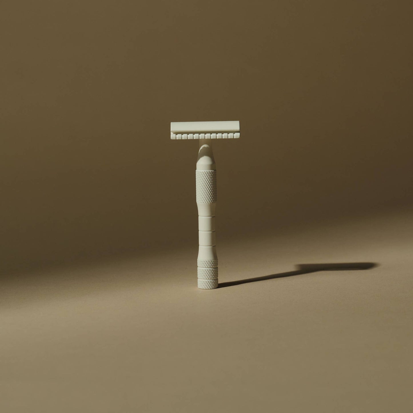 Sustainable Brass Safety Razor - Cream